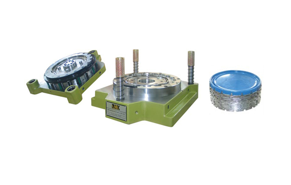 Special design lug lid die with edge curling to the outside in one operation.